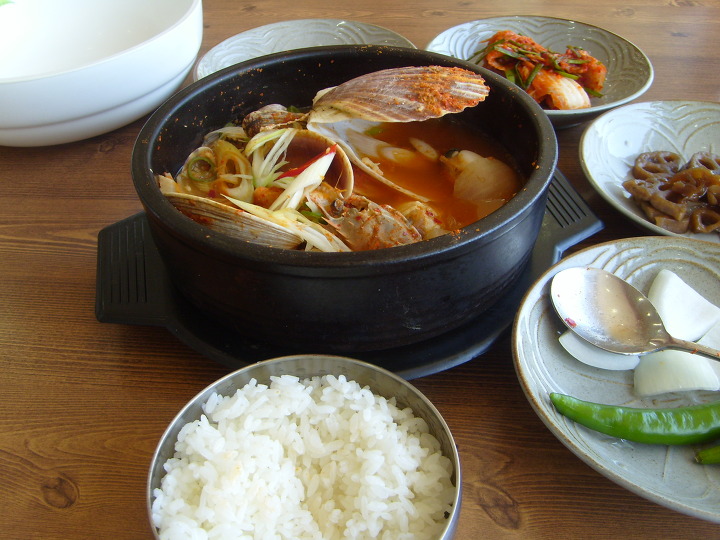 통영해물뚝배기 이미지