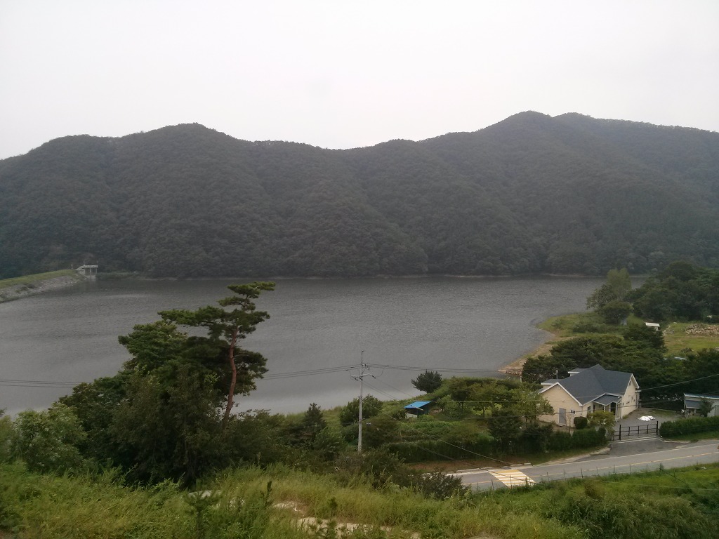 호수위의집 이미지