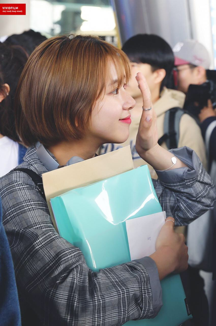 싱가폴 콘서트마치고 170430 입국한 트와이스 채영+미나 | 인스티즈