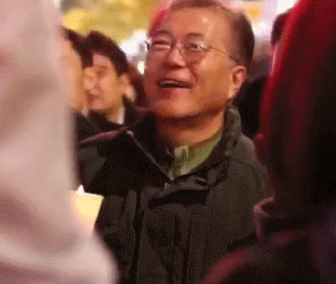 LED촛불을 처음 본 문재인 반응.jpg | 인스티즈