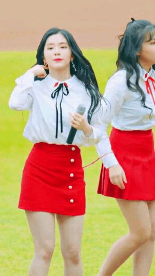 마스코트를 보고 쫄은 레드벨벳.gif | 인스티즈