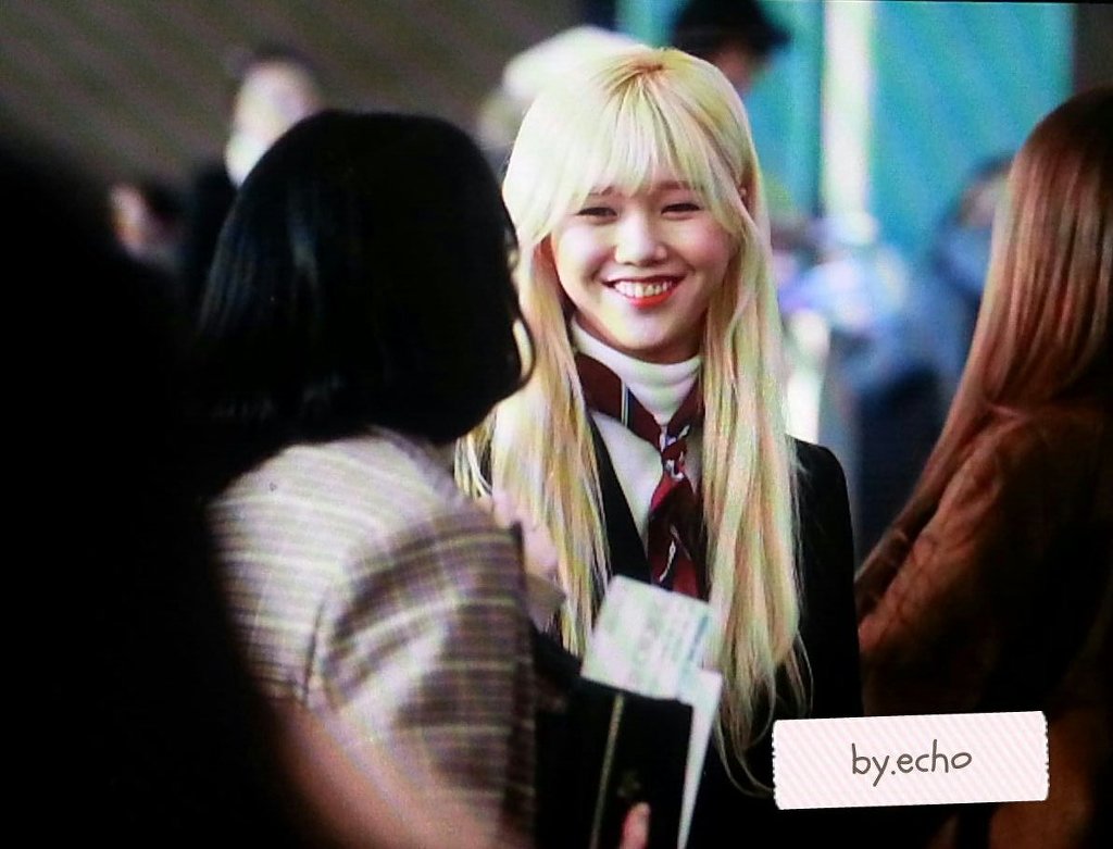 오늘자 오마이걸 인천공항 일본 출국 사진.JPG | 인스티즈