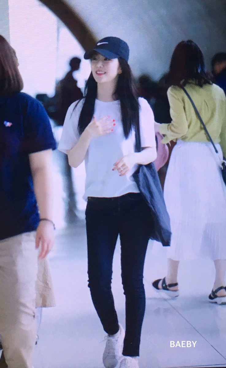 오늘자 제주도 출국하는 레드벨벳 프리뷰 (feat.컴백준비?) | 인스티즈
