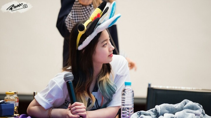 [트와이스] 팬싸에서 비눗방울 가지고 노는 다현이(청량함은 다현이가b) | 인스티즈