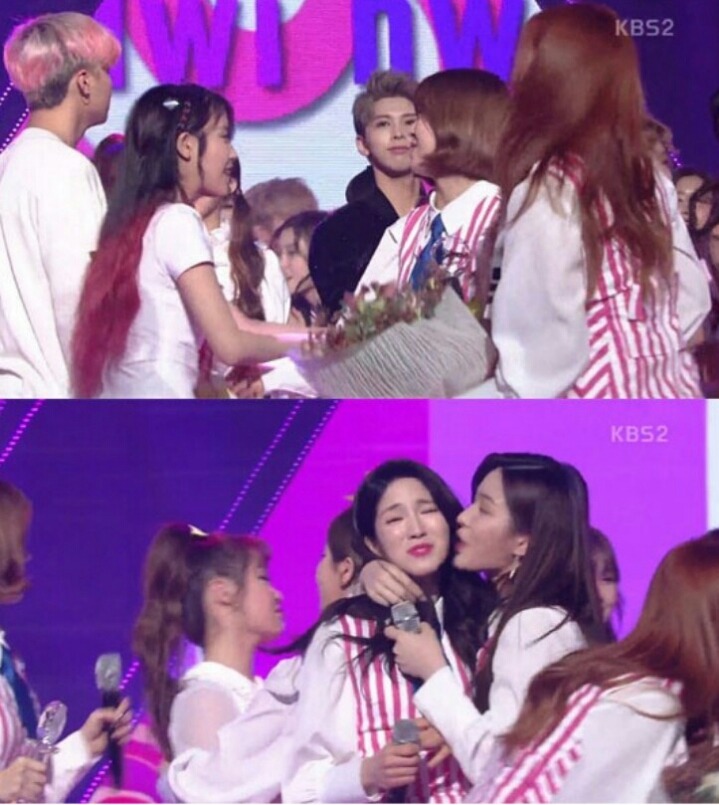 그 와중에 라붐맴버들 축하해준 아이유 | 인스티즈