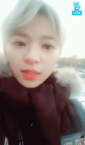 숏컷에서 단발로 변하고 있는 정연.gif | 인스티즈