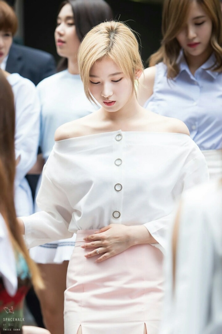 어서사나 이미지
