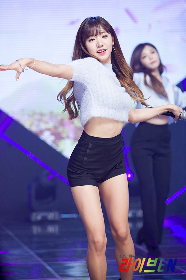 예쁜 몸매 라인을 가진 에이핑크 남주.jpgif | 인스티즈