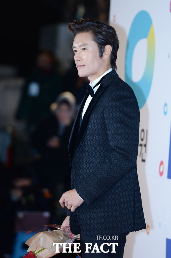오늘자 청룡영화상 레드카펫 이병헌 | 인스티즈