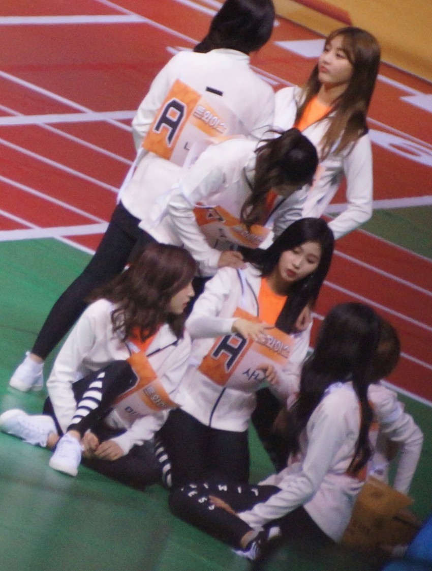 트와이스에서 만담을 담당하는 멤버 .gif | 인스티즈