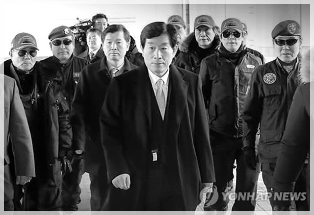 사진으로 보는 대한민국 정치 느와르 10년 (사진많음) | 인스티즈