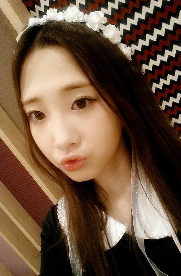 데뷔전에 설리 닮은꼴로 유명했던 여자아이돌.jpg | 인스티즈
