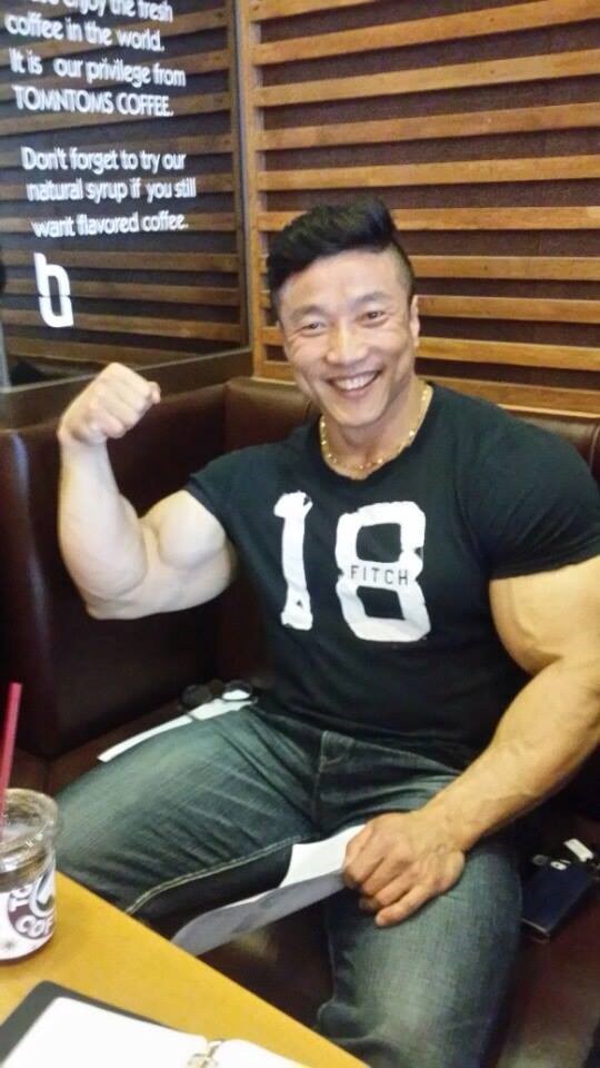 대한민국 최고의 보디빌더.. 수많은 후배들도 존경하는 분 | 인스티즈