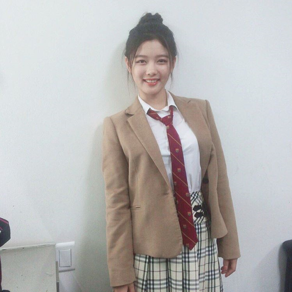 교복입은 김유정 | 인스티즈