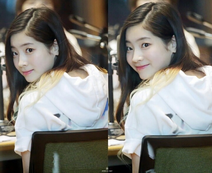 [트와이스] 찹쌀떡을 볼에 붙이고 다니는 다현이 | 인스티즈