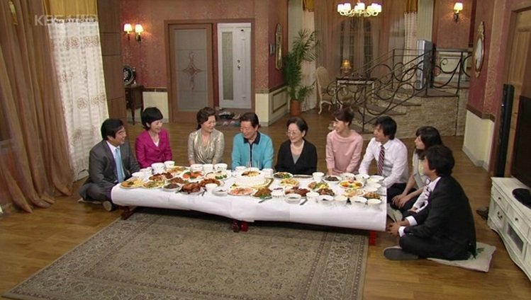 애미야 밥을 왜때문에 이렇게 비좁게 먹어야되냐..jpg | 인스티즈