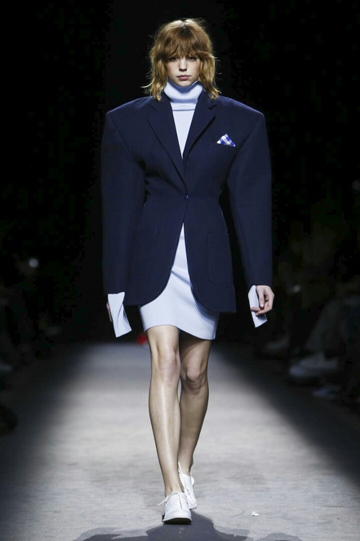 Jacquemus 쟈크뮈스 2016 FallWinter RTW Milan | 인스티즈