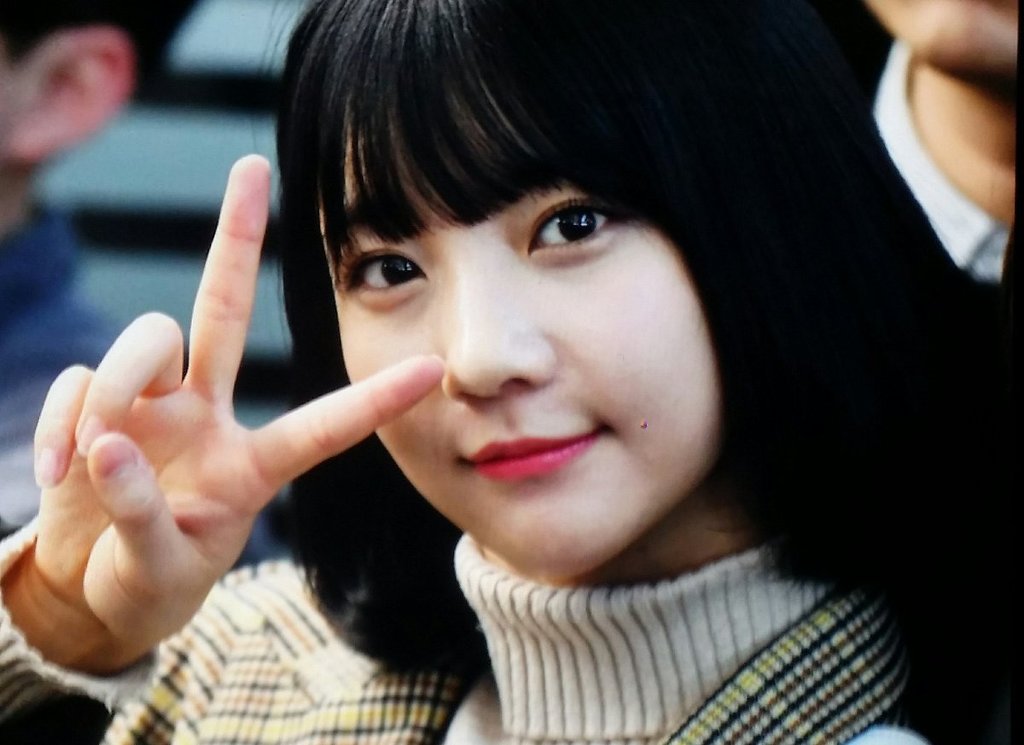 오늘자 오마이걸 인천공항 일본 출국 사진.JPG | 인스티즈