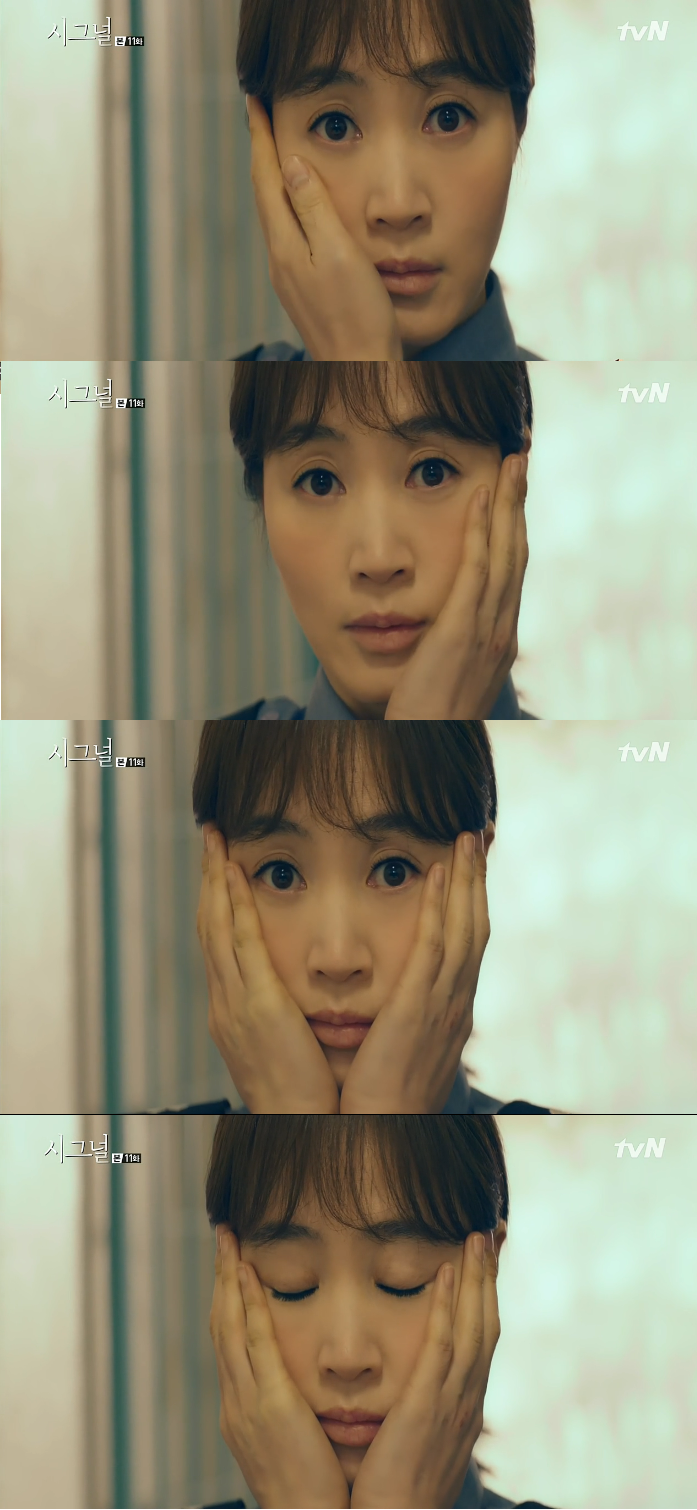 [시그널] 김혜수 손크기 | 인스티즈