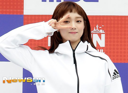 오늘자 이성경 근황 | 인스티즈