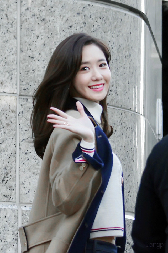최근 중국가는 공항 윤아 .jpg | 인스티즈