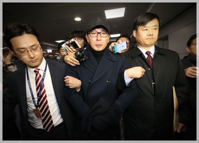 사진으로 보는 대한민국 정치 느와르 10년 (사진많음) | 인스티즈