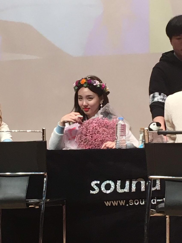 오늘 트둥이 팬싸 후기 :???: 나연아! 꽃이몇개야?? | 인스티즈