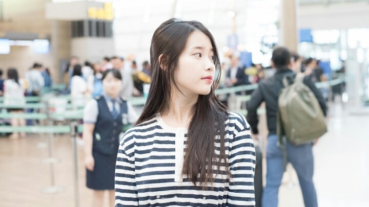 단가라 정석으로 코디한 아이유.jpg | 인스티즈