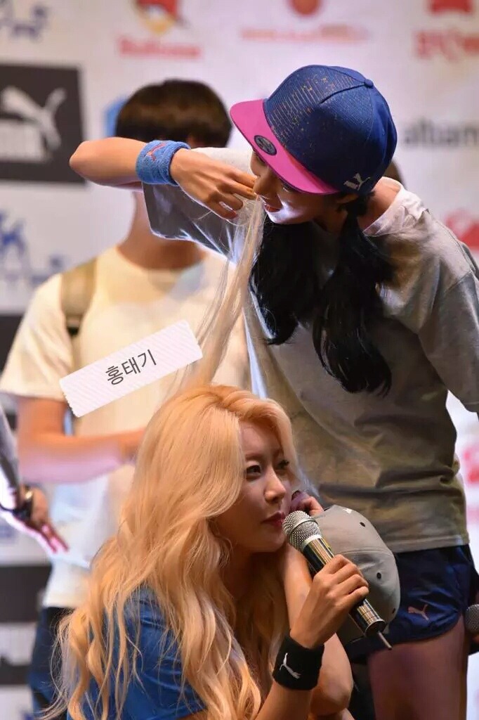 라면 흡입하는 혜리 ㄷㄷㄷ.jpg | 인스티즈