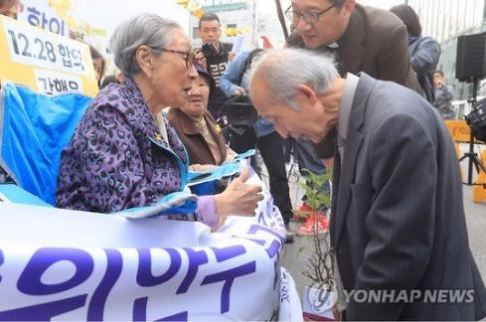  수요일마다 이곳에 모이는 소녀들의 비밀 | 인스티즈