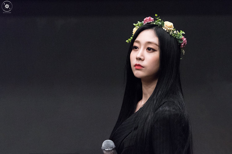 다시 흑발로 돌아온 러블리즈 지수.gif | 인스티즈