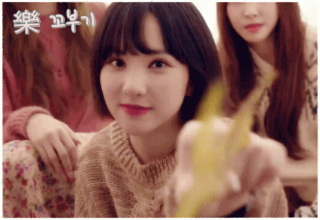 추석날 시골집에 놀러간 여자친구 은하.gif | 인스티즈