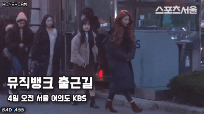 조용했던 미주와 덩달아 평범해진 러블리즈의 포토타임.gif | 인스티즈