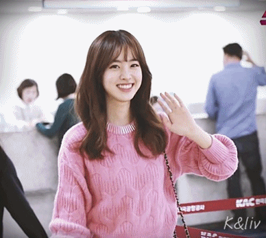 181007 출국하는 진세연 gif | 인스티즈