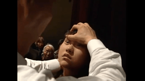 예수중심교회 귀신쫓는 의식.gif | 인스티즈