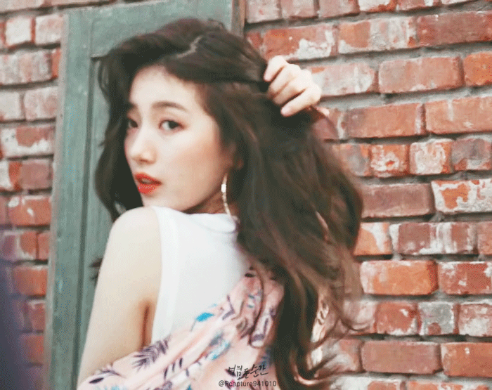 [짱예주의] 수지 GUESS Spring 2017컬렉션.gif | 인스티즈