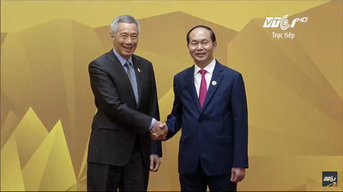 11/11 APEC 정상회의 본회의 세션에 참석한 문재인 대통령 | 인스티즈