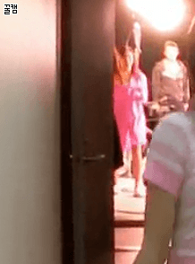 묘이 미나 자본주의 걸음.gif | 인스티즈