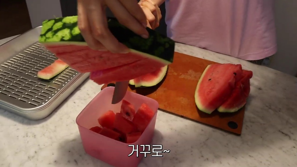 문가든씨가 알려주는 수박 조각 보관하려고 자를때 꿀팁 | 인스티즈