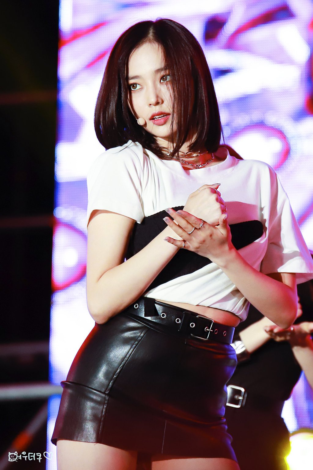 CLC 예은의 무대 안팎의 차이.jpg | 인스티즈