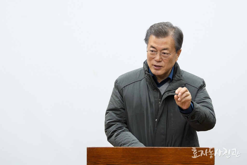[효자동사진관] 문재인 대통령 포항여고 방문 사진(엄청 시끄럽긔) | 인스티즈