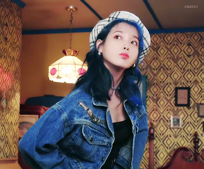 아이유 블루밍 뮤비 비하인드.gif | 인스티즈