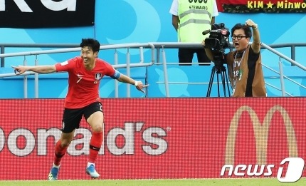 누가봐도 한국인 카메라맨 | 인스티즈