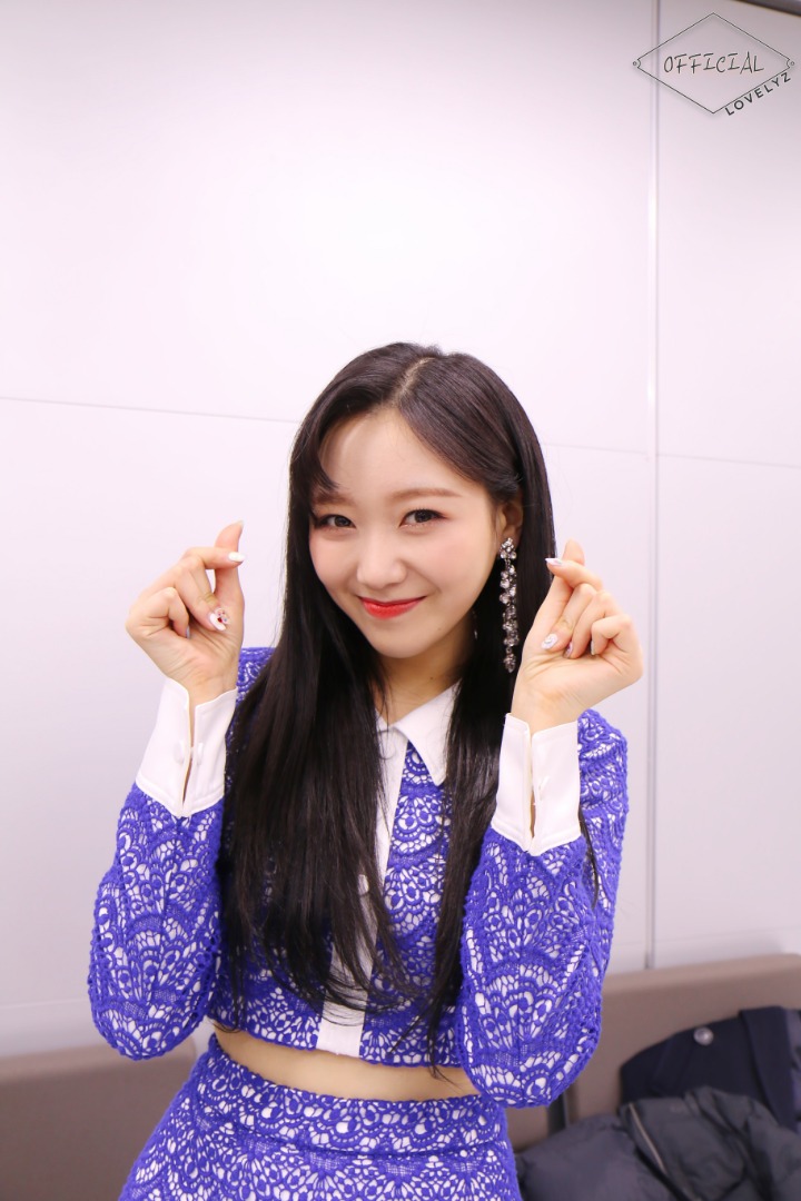 [러블리즈] 퇴근길 버스가 생각보다 널널해서 수정이 | 인스티즈