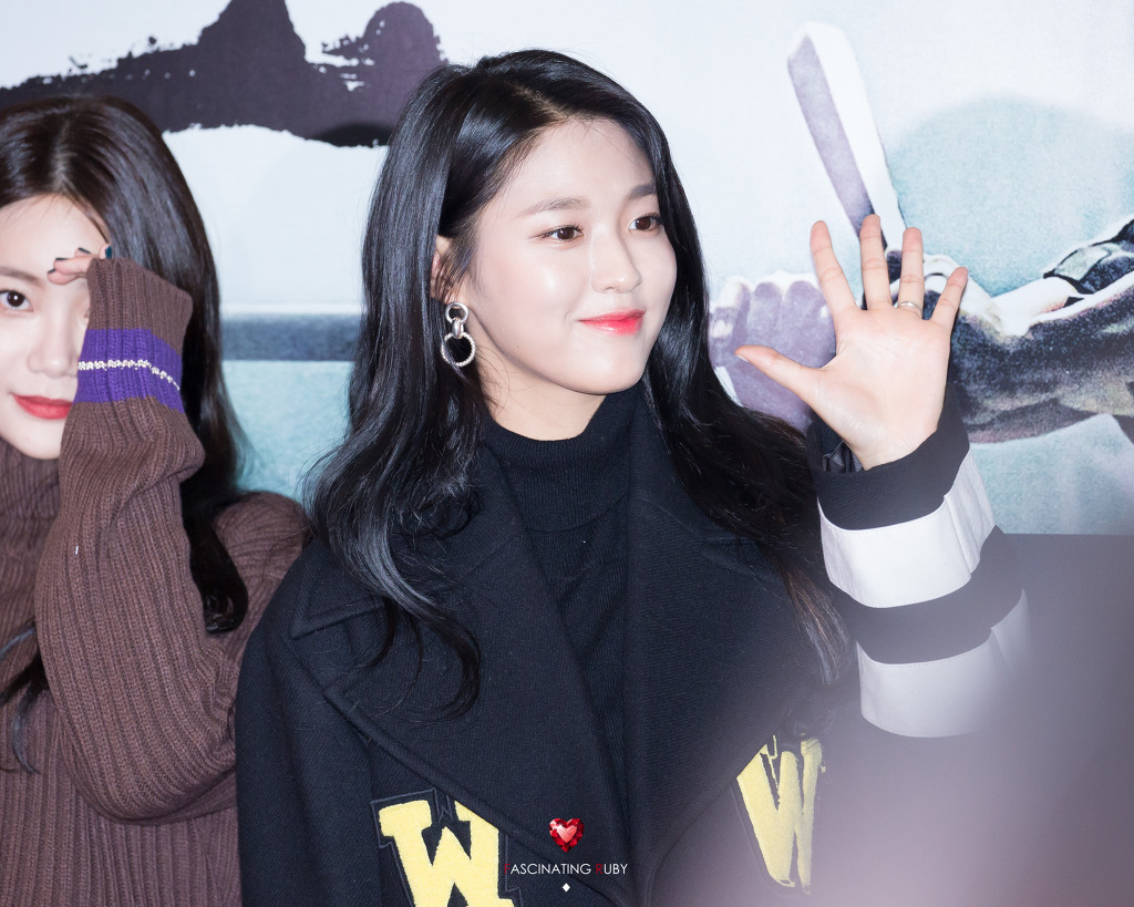 오늘 생일을 맞은 설현이.jpgif | 인스티즈