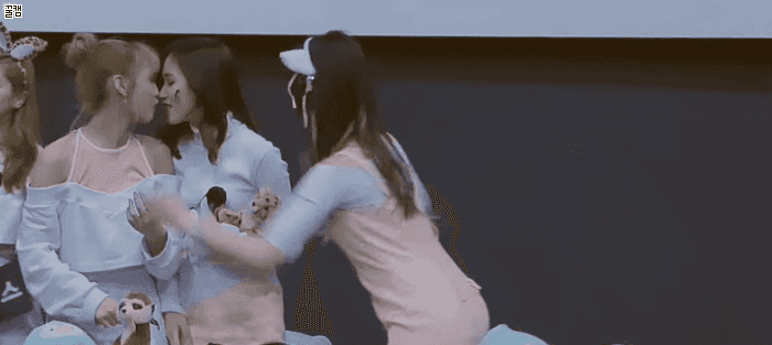 장난치고 후다닥 하는 사나 | 인스티즈