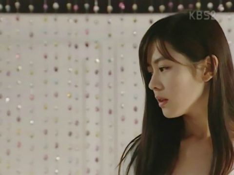 [고르기] 일방적 사랑에 지쳐 떠나겠다는 연하남을 붙잡는 연상녀 조합 고르기 | 인스티즈