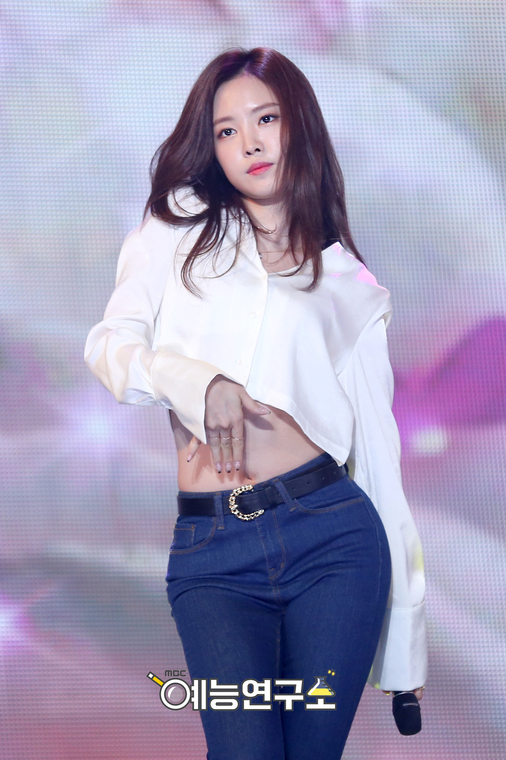 마성의 손나은 배 | 인스티즈