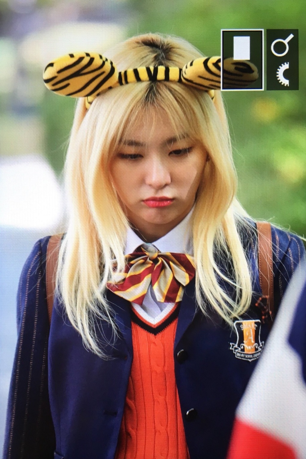 [레드벨벳] 롯데월드에서 파자마 프렌즈 촬영중인 슬기 | 인스티즈
