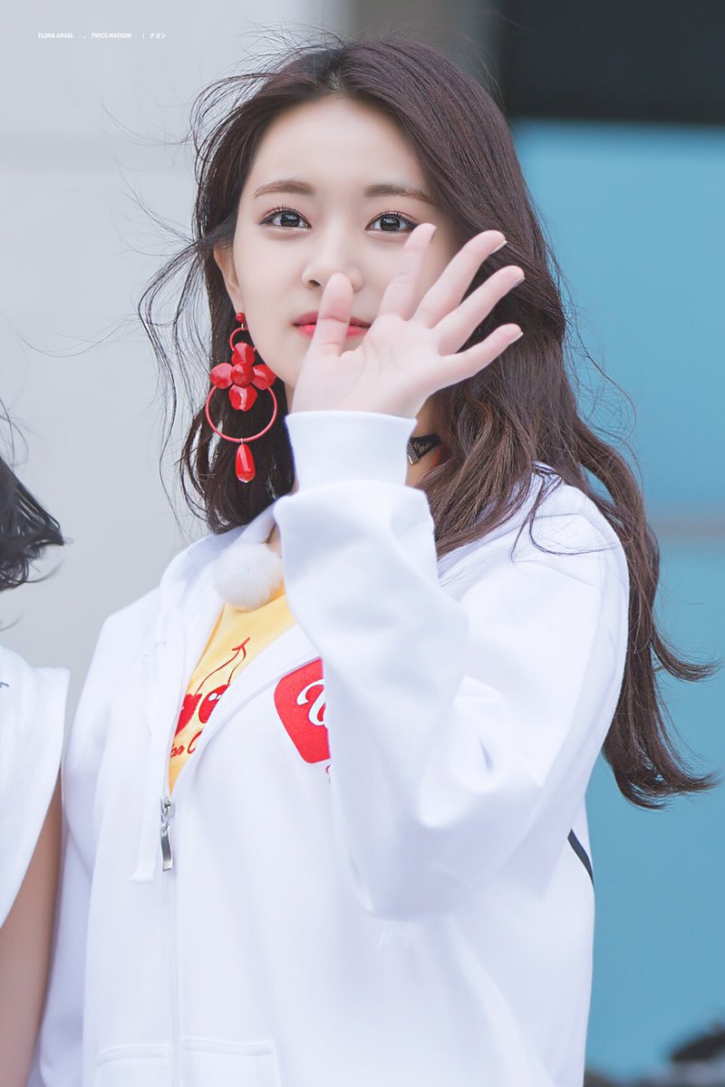 최근 트와이스 쯔위의 미모 수준 ㄷㄷㄷ.jpgif | 인스티즈